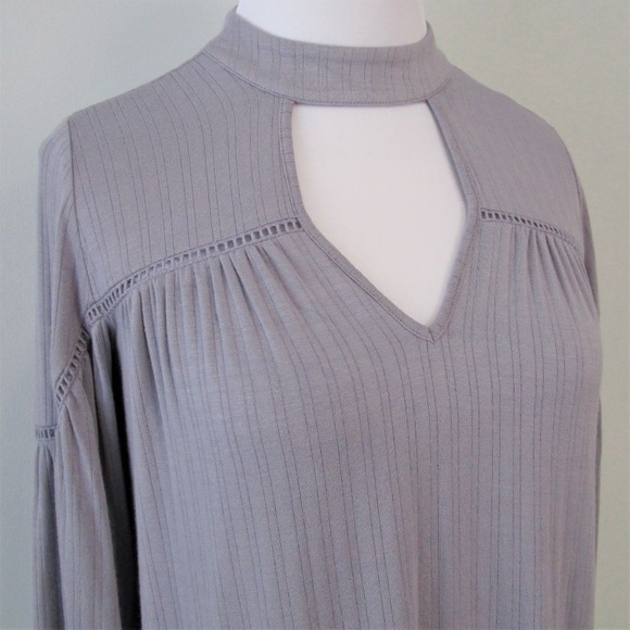 💕 NWT Jessica Simpson Lilac Choker Neck Tie Blouse - Picture 4 of 8